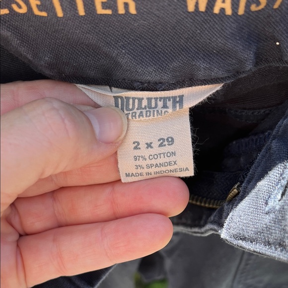 Duluth Trading Curvesetter Cargo Pants with Pockets - Picture 7 of 10